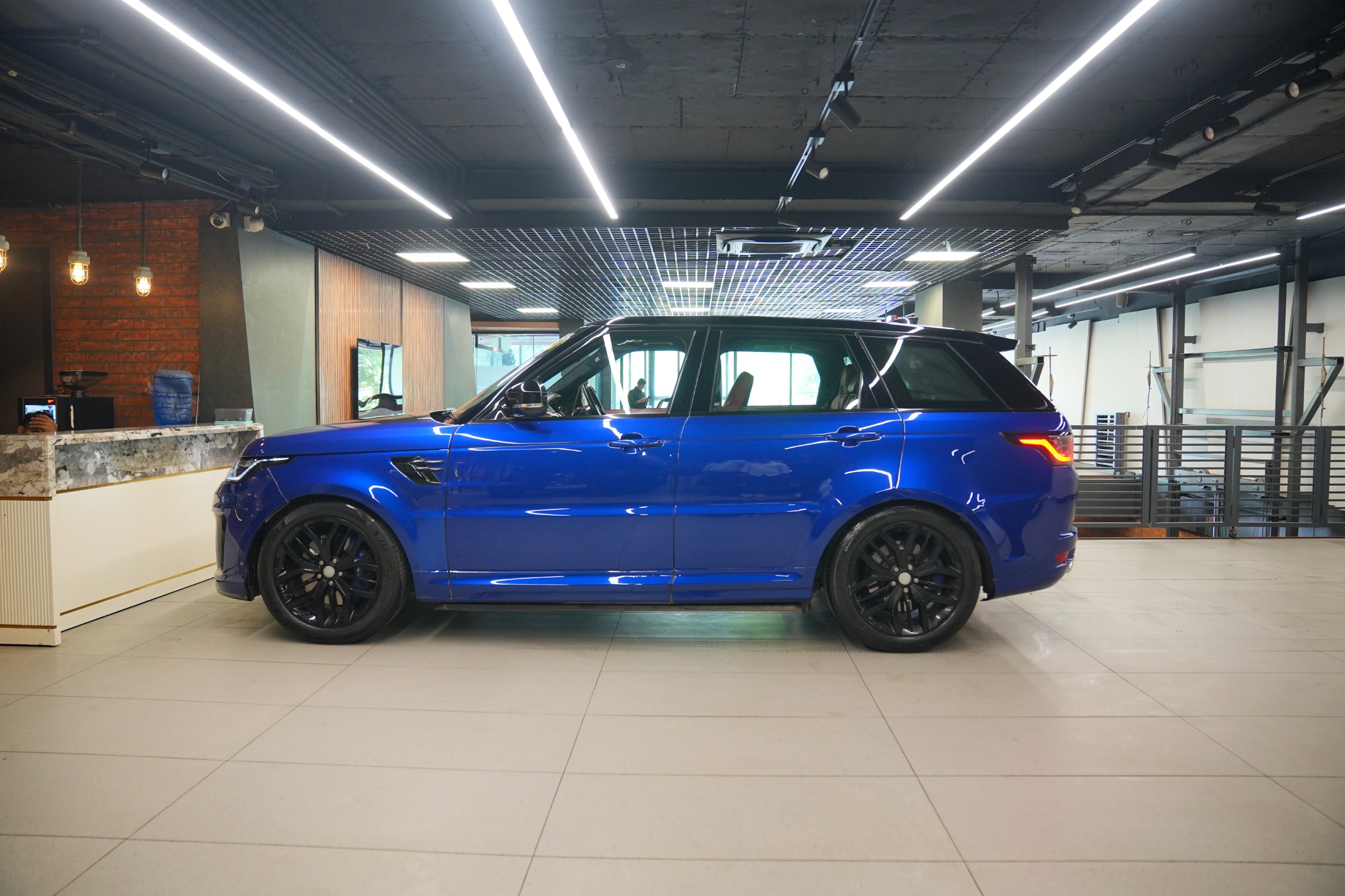 Land Rover Range Rover Sport SVR